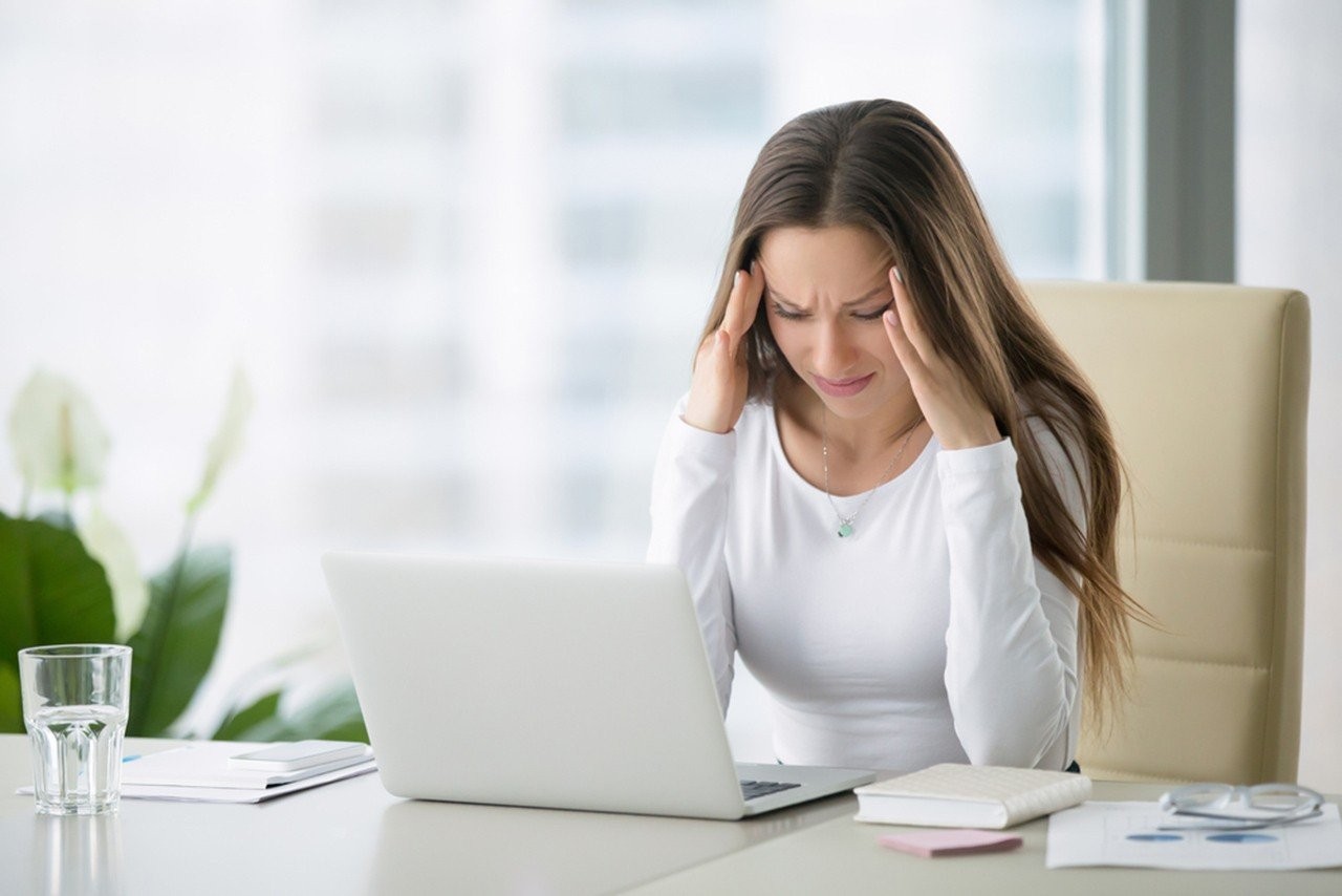 headache-water-hydration-glow-magazine.jpg