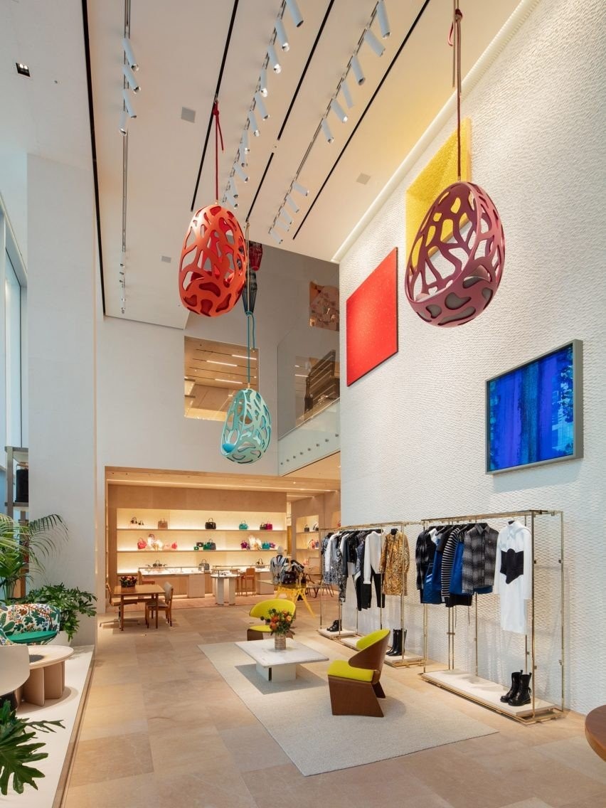 frank-ghery-louis-vuitton-maison-seoul-architecture-photos-yong-joon-choi-dezeen-2364-col-4-852x1136.jpg