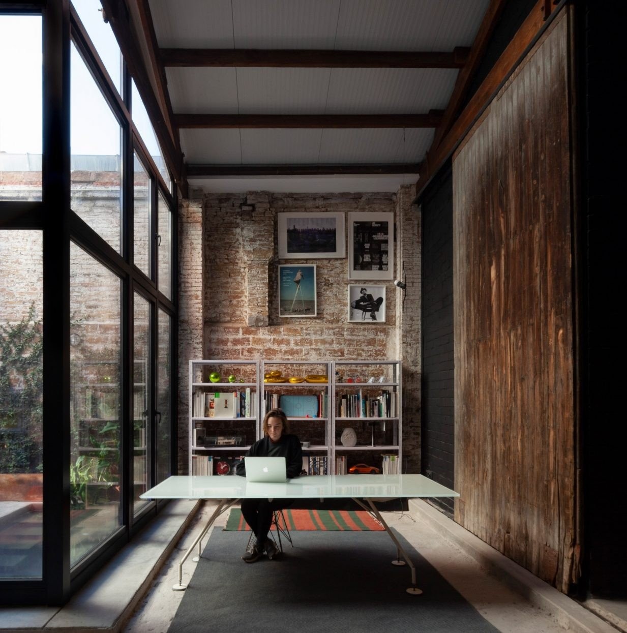 theatre-cadaval-sola-morales-architecture-interiors-barcelona-spain-dezeen-2364-col-4-1233x1245-1.jpg