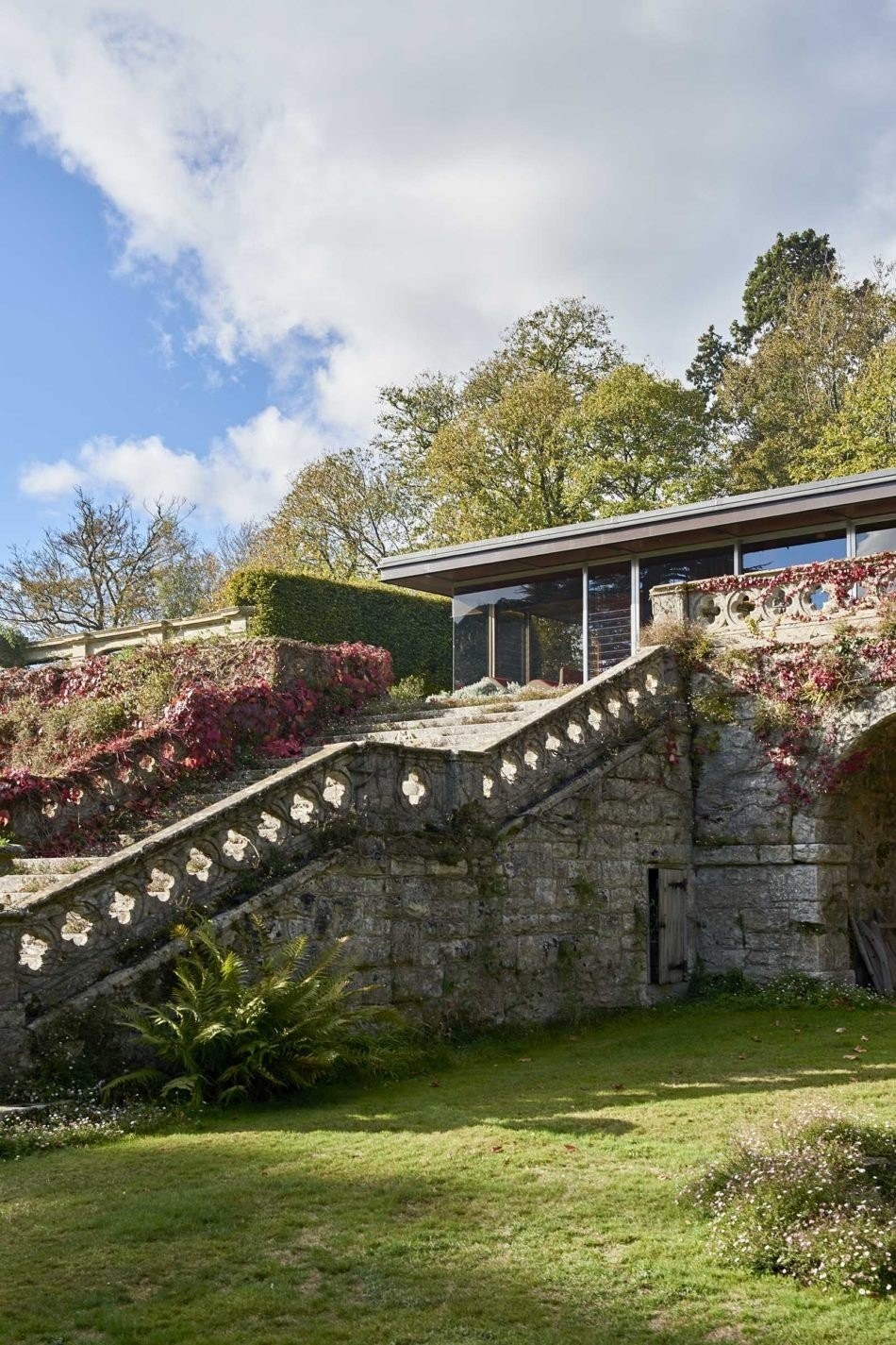 1970s-modernist-architecture-capel-manor-house-12-950x1425.jpg