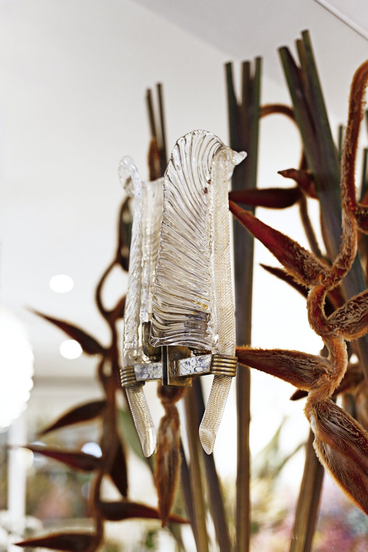 07-flowershop-sconce-ldcbrice-chatenoud-KZYRs.jpg