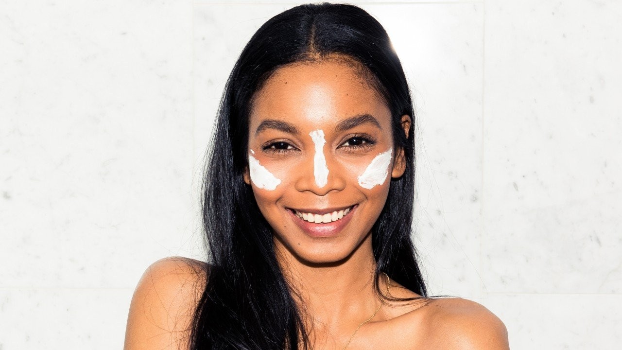 coveteur-editorial-hotel-shoot-204-seven-green-beauty-products-help-you-fight-anti-aging-homepage-1280x720.jpg