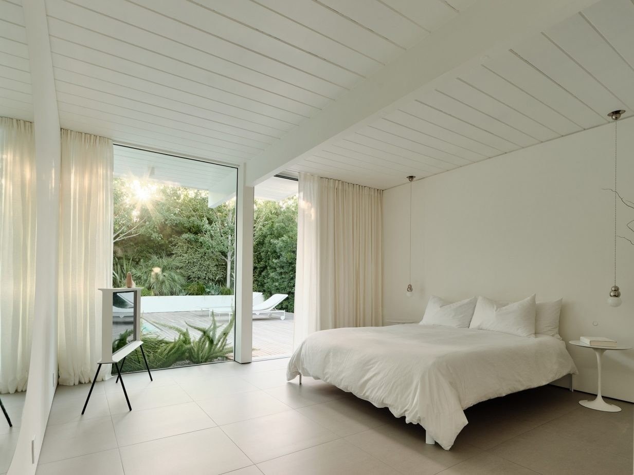 twin-gable-house-eichler-model-ryan-leidner-sunnyvale-california-dezeen-2364-col-36-1233x925-FpqG4.jpg
