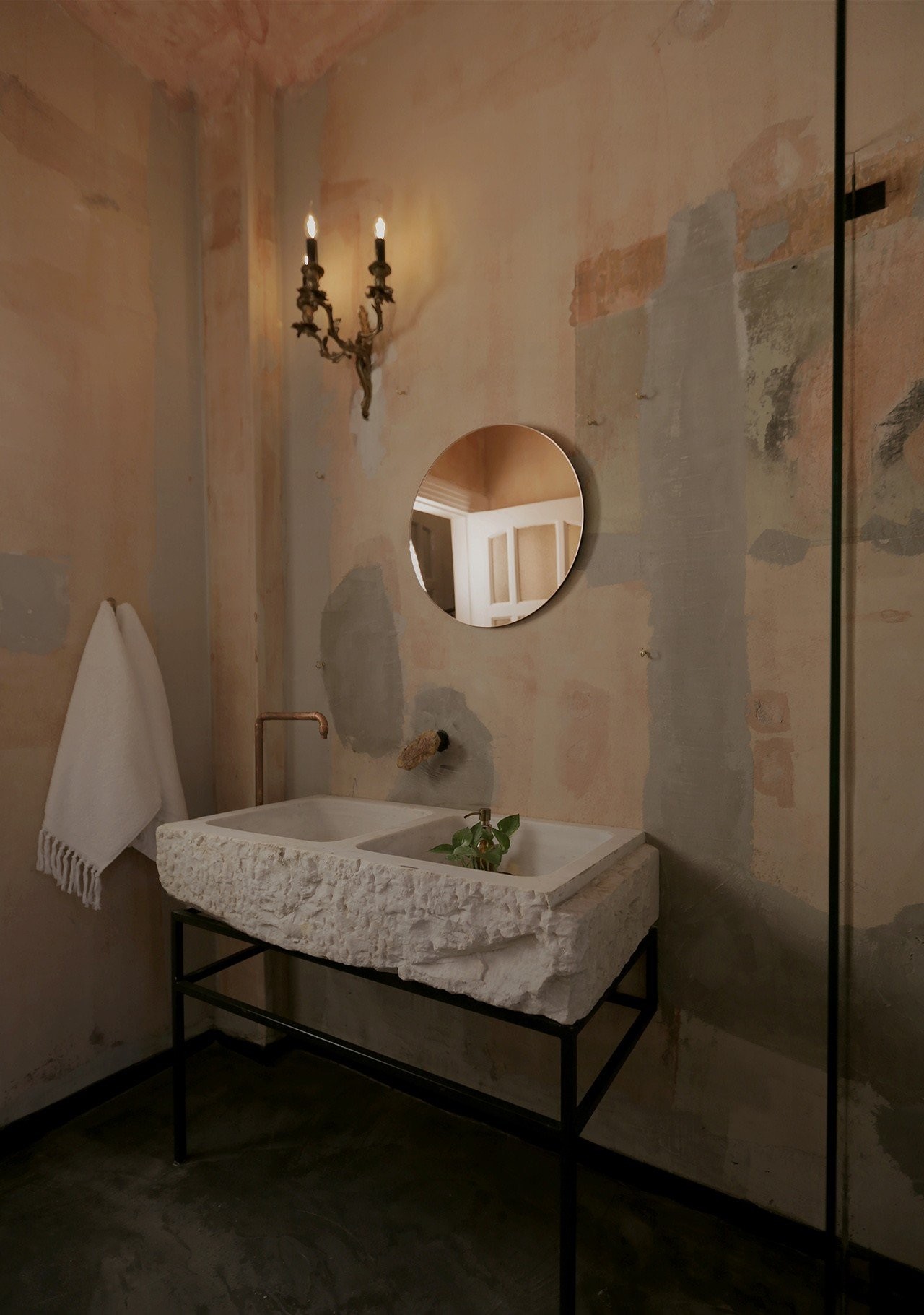 shila-artist-atelier-pink-bathroom.jpg