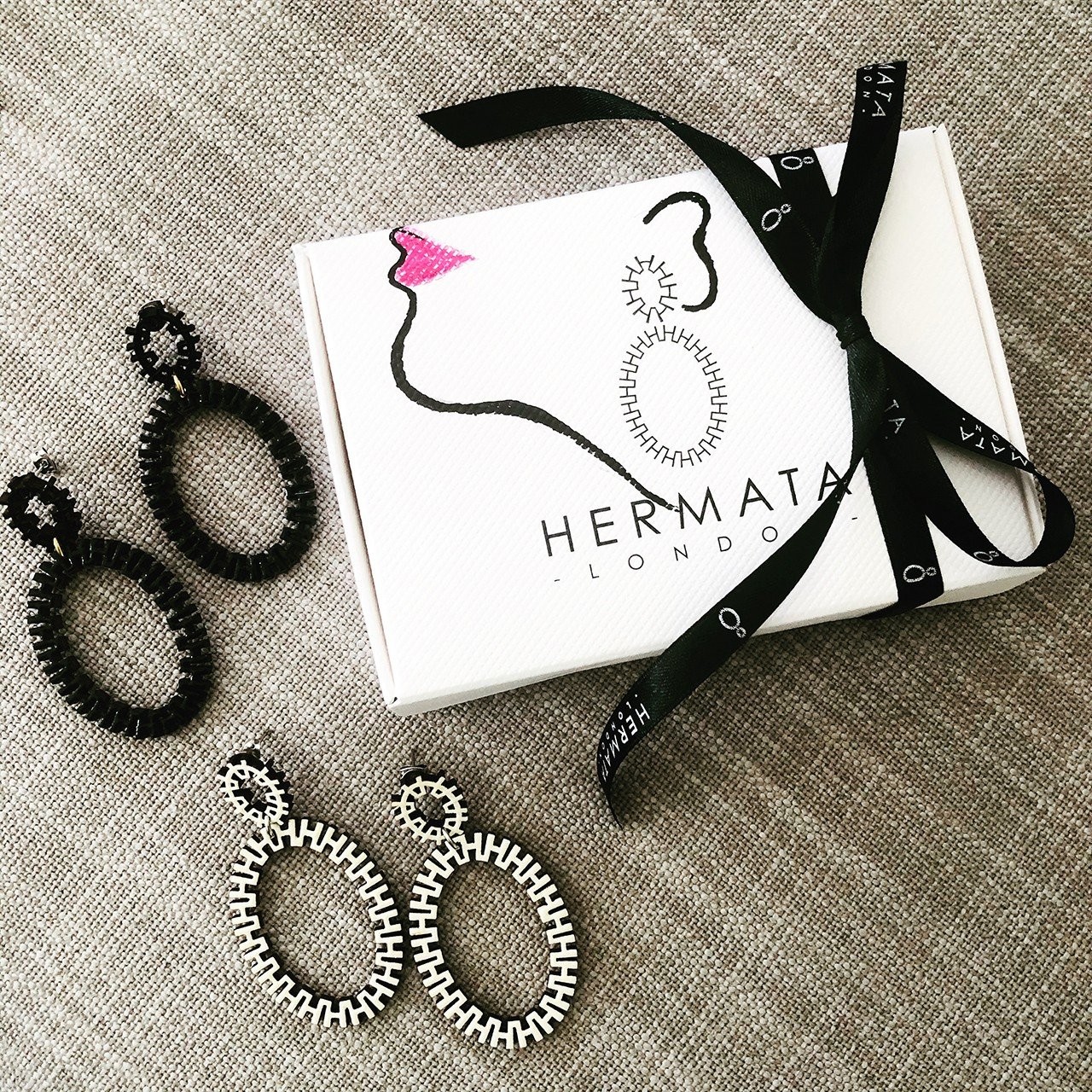 iconic-signature-hermata-977Sy.jpg