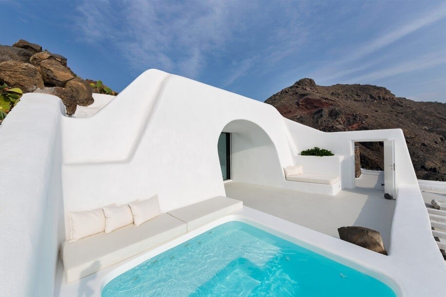 villa-charissa-elly-alexiou-03-skordas-e1592392435159-hrEOz.jpg