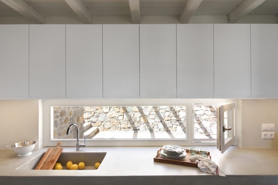 white-spirit-sinas-architects-379o-skl16a-e1592828796330-zQMVf.jpg
