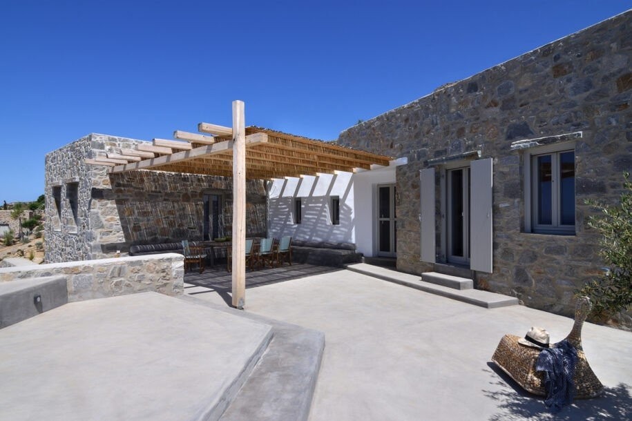 white-spirit-sinas-architects-379o-skl33-e1592828851359-fBrWB.jpg