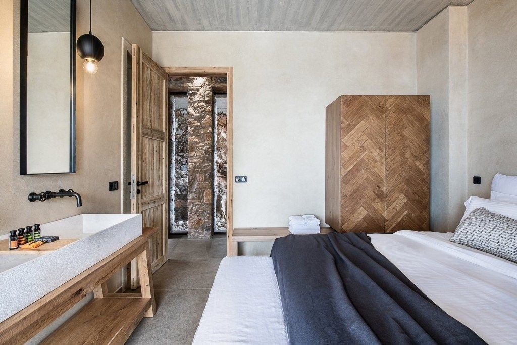 master-bedroom-4-1024x683-dPgJb.jpg