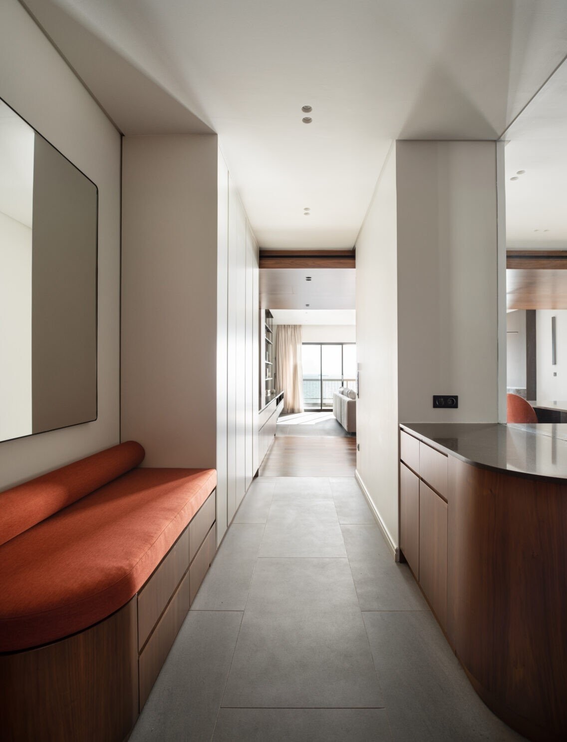 usp-the-slender-apartment-12-1136x1485-1.jpg
