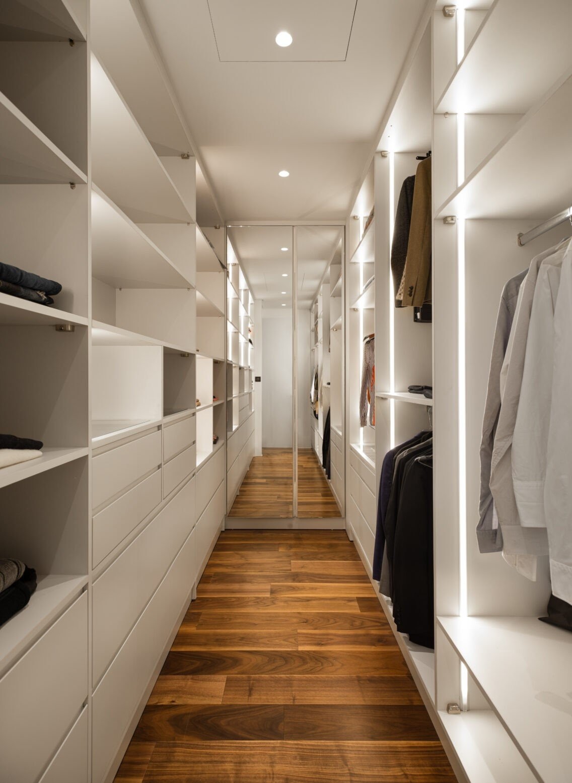usp-the-slender-apartment-22-1136x1554.jpg