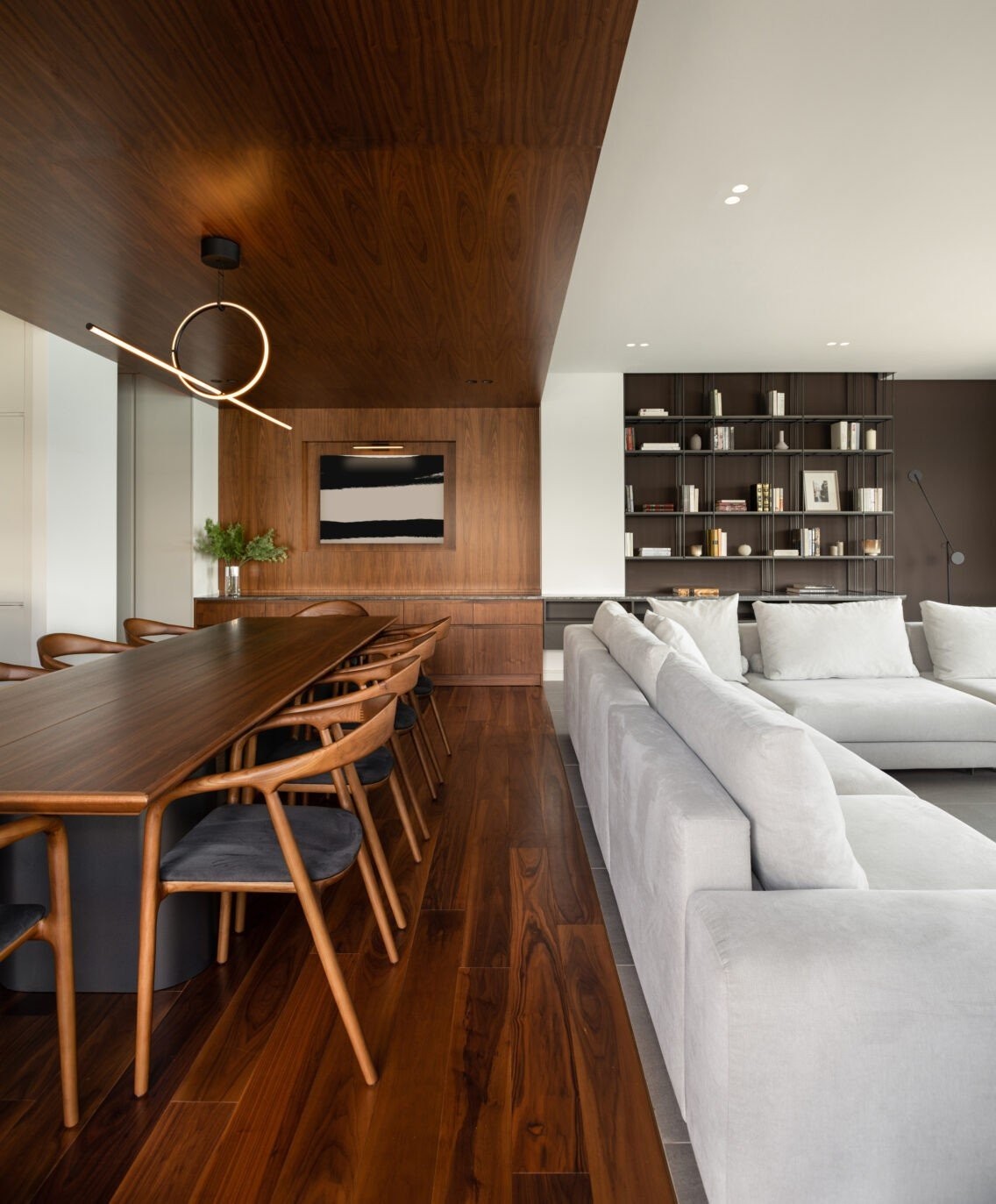 usp-the-slender-apartment-6-1136x1373-FWBJk.jpg