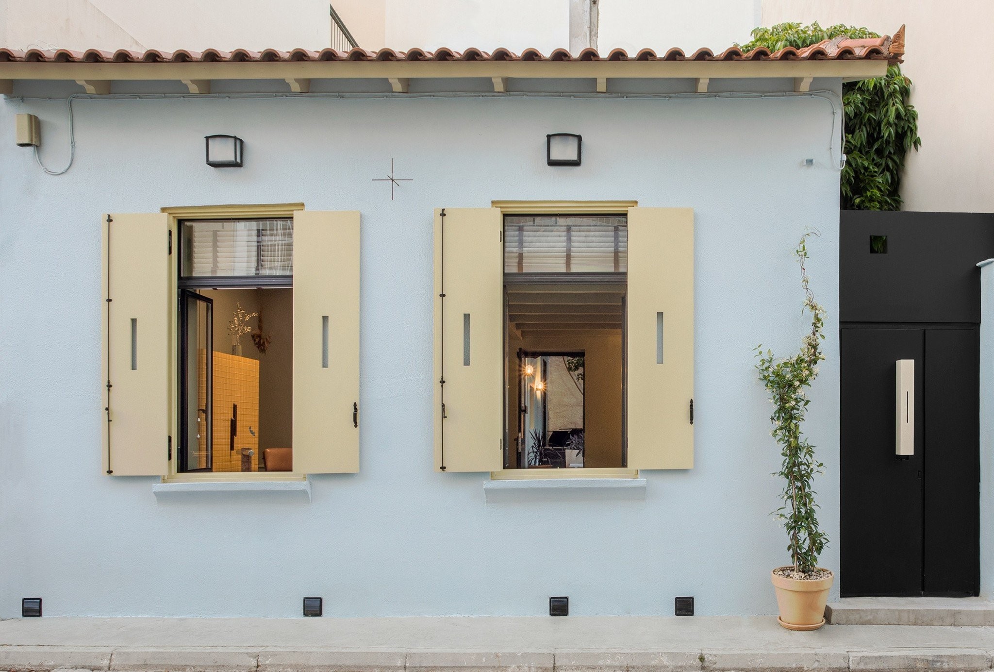esperinos-guesthouse-athens-greece-interiors-stamos-michael-dezeen-2364-col-18.jpg