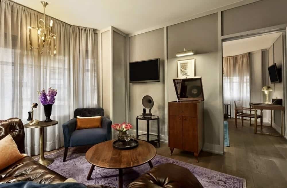 unique-central-hotel-in-new-york-1000x656-1.jpg