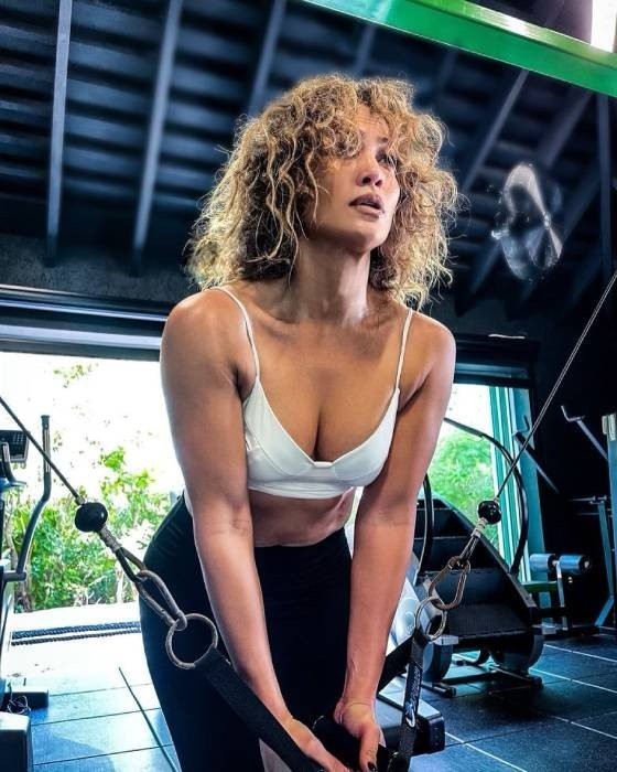 jlo-fitness-z.jpg