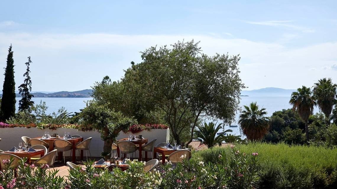 eagles-resort-eleonas-restaurant2.jpg