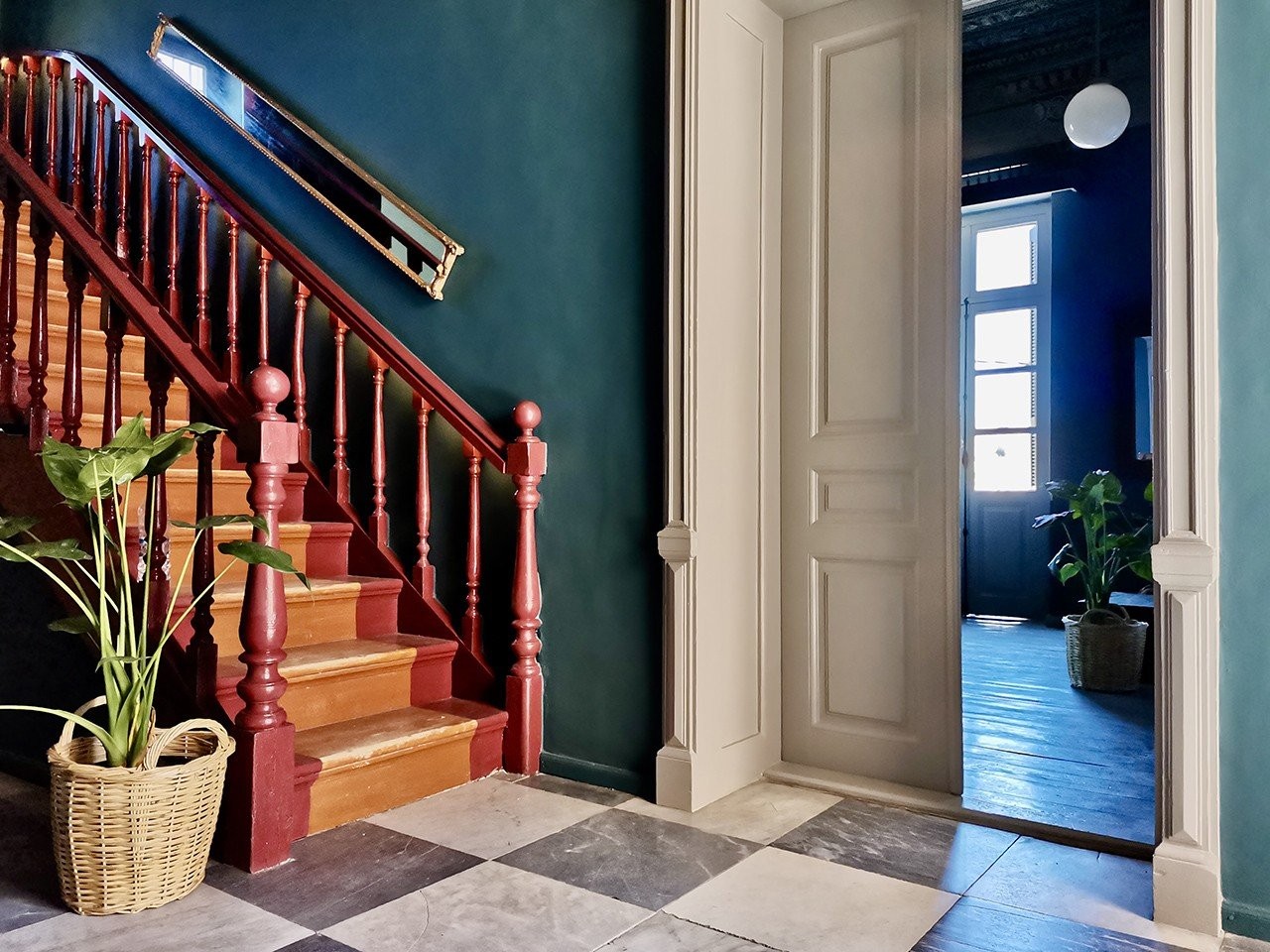entrance1b-o0k1G.jpg