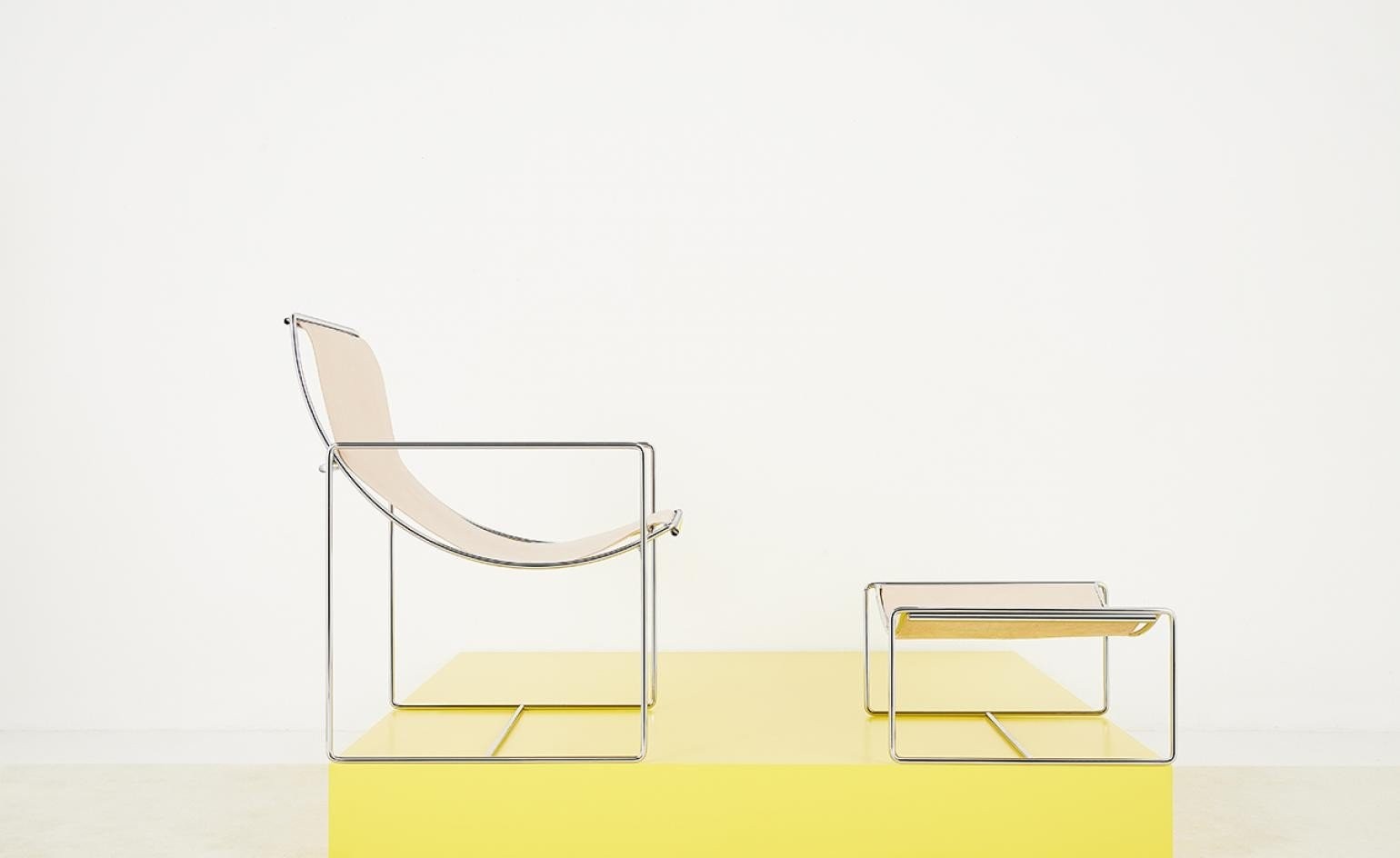 04-lomm-editions-collection-fauteuil-filo-maxi-repose-pieds-filo-photo-claire-israel-web.jpg