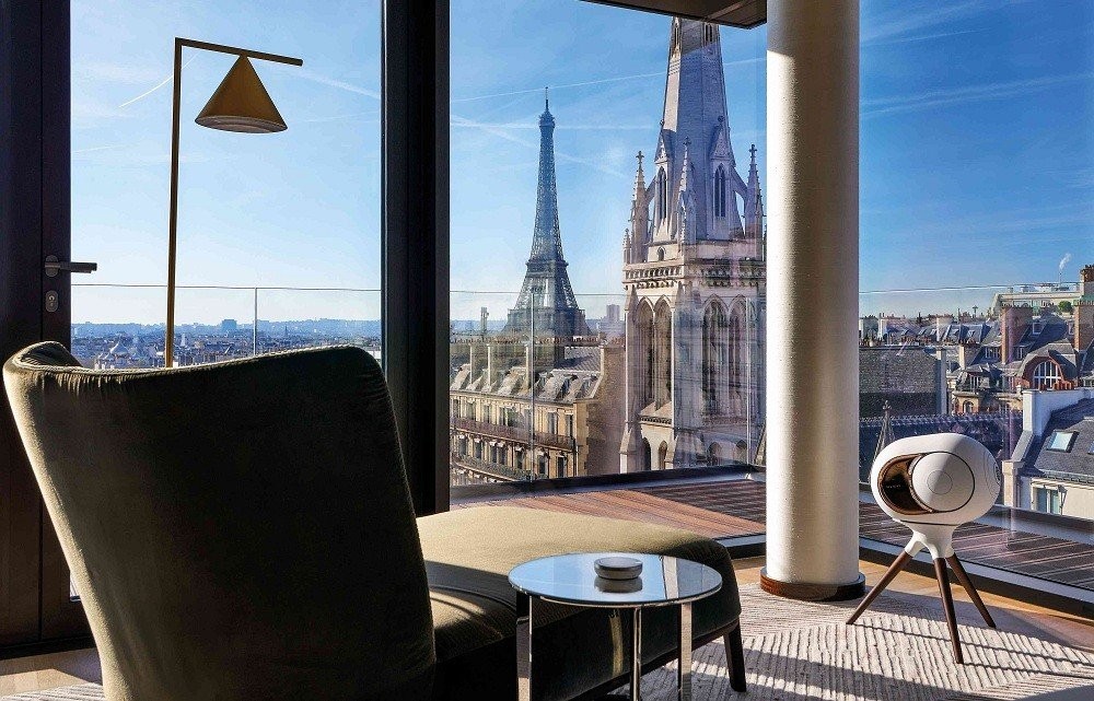 bhparis-penthouse-bedroom-view-4c03b88c01a14dfcaac6742f6661fc03-I0d6k.jpg
