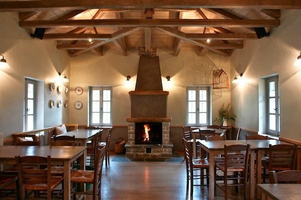 astra-restaurant-papigko.jpg