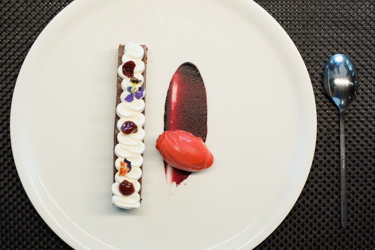 dessert-blackforest-me-pagwto-amarena.jpg