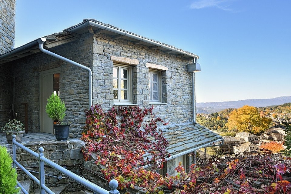 epiblhtikh-zagoritikh-arxitektonikh-mikro-papigo-1700-hotel-spa.jpg