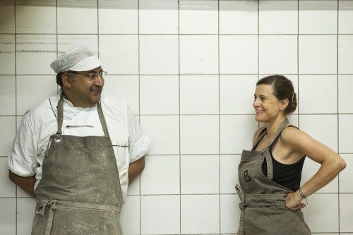 loykas-kai-h-elissabet-sto-ergasthri-toy-bettys-bakery.jpg
