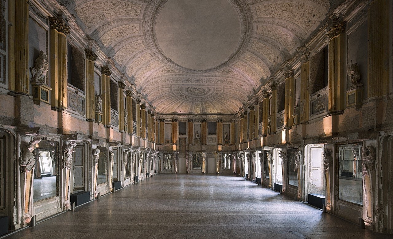 1-sala-delle-cariatidi-courtesy-at-palazzo-reale-milano-q2qyH.jpg