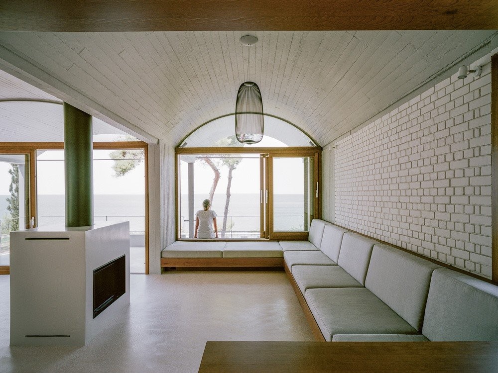 the-greek-foundation-stminas-house4.jpg