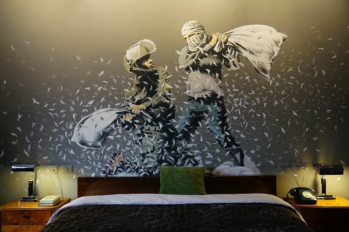 rooms-artist03-z.jpg