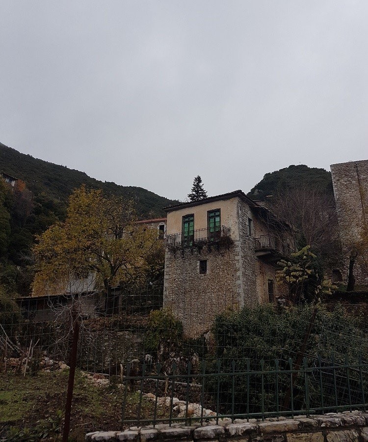stemnitsa-building.jpg