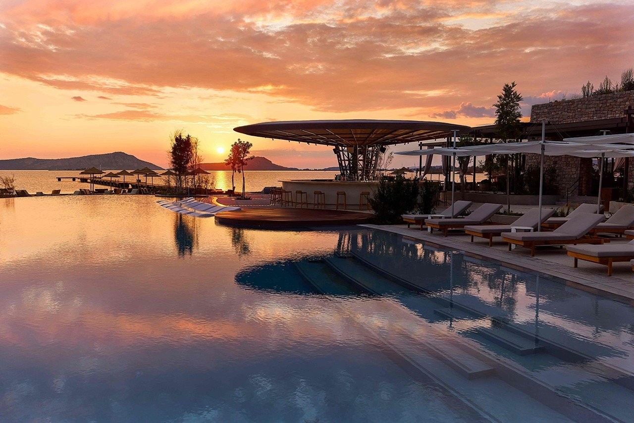 sunset-wetdeck-Ax9kL.jpg