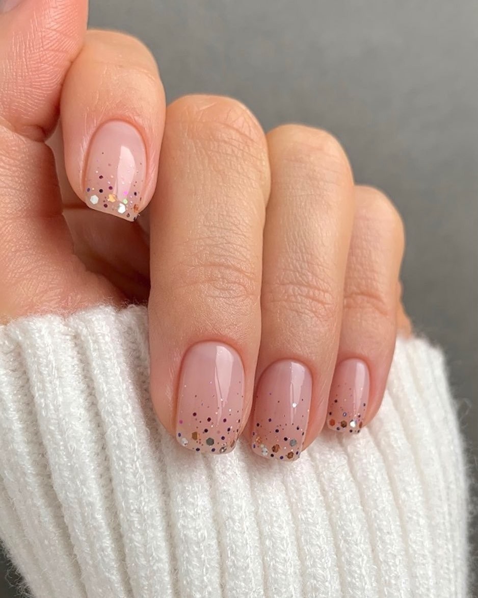 christmas-nails.jpg