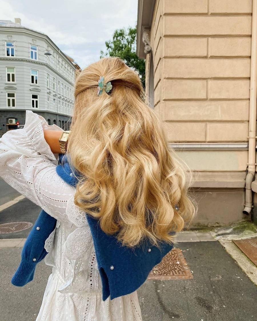 hair-mallia-curly.jpg