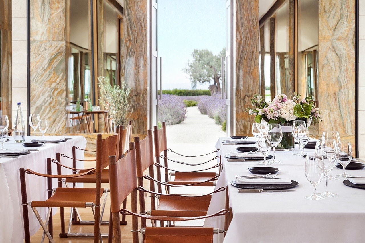 amanzoe-greece-celebrations-events-meeting-room-dining-6717-kdoNn.jpg