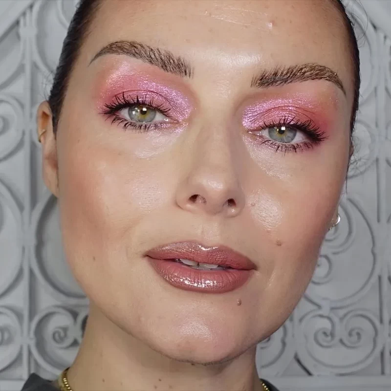 pink-makeup.webp