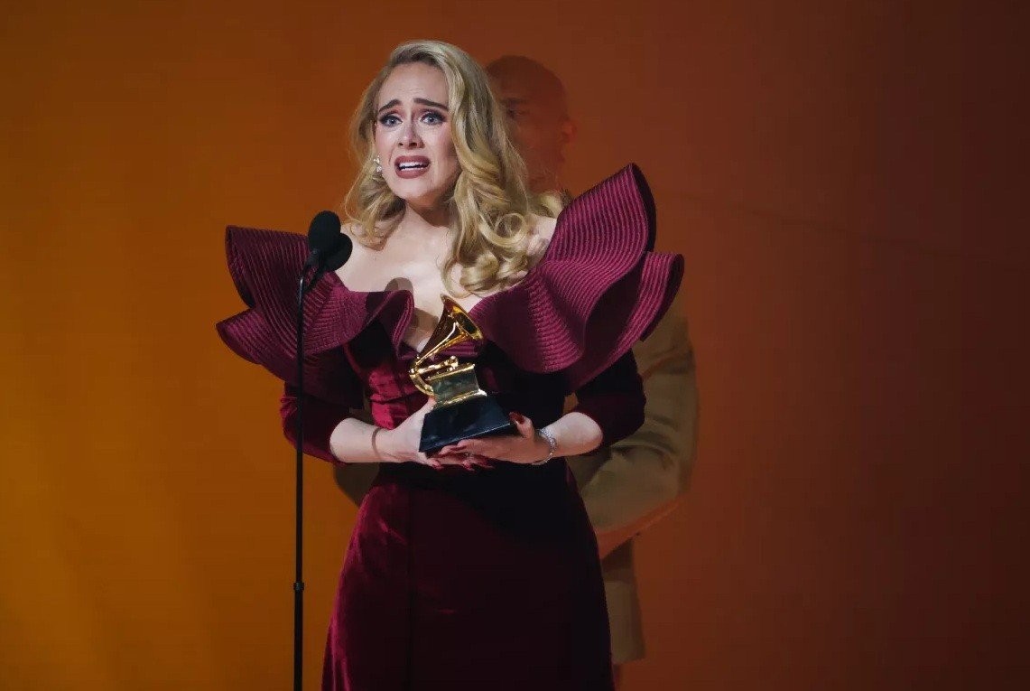 adele-grammys-2023.jpg