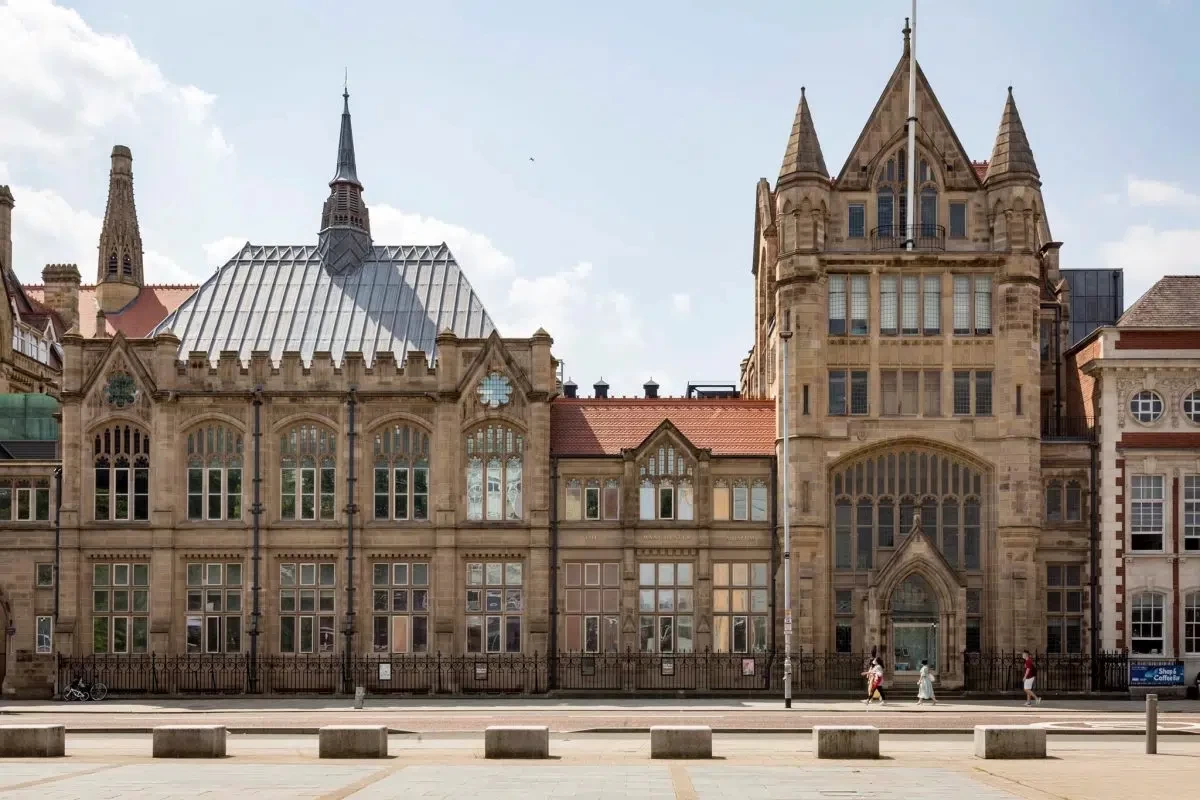 manchester-museum-exterior-1200x800.webp