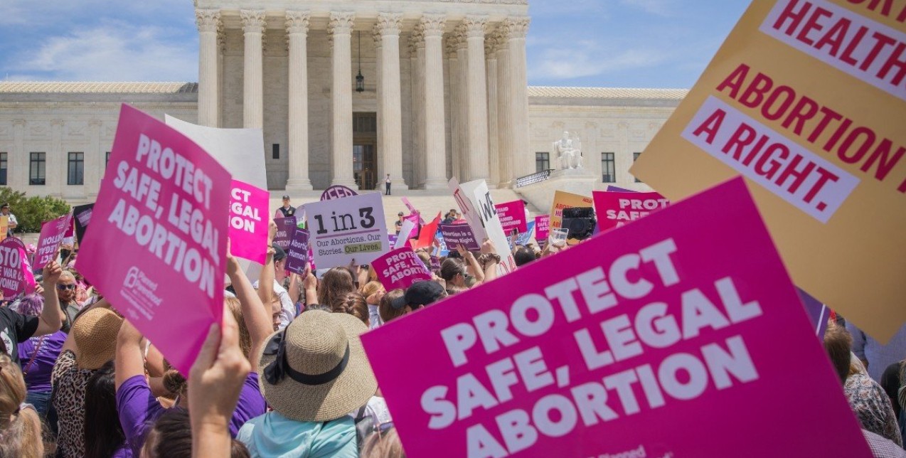 Women's Rights: Τελικά στις ΗΠΑ έχει πραγματική αξία η ζωή της σύγχρονης γυναίκας; 