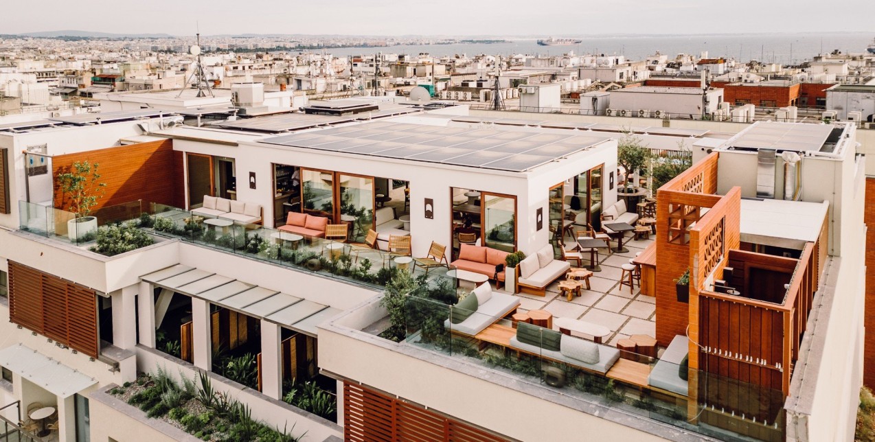 Το νέο πολυαναμενόμενο rooftop της Θεσσαλονίκης άνοιξε τις πύλες του κι επίσημα 
