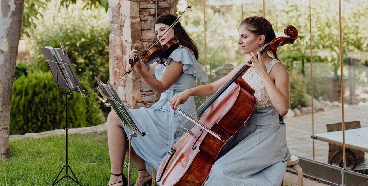 The Talks: Mε τις μουσικούς Duo Di Donne