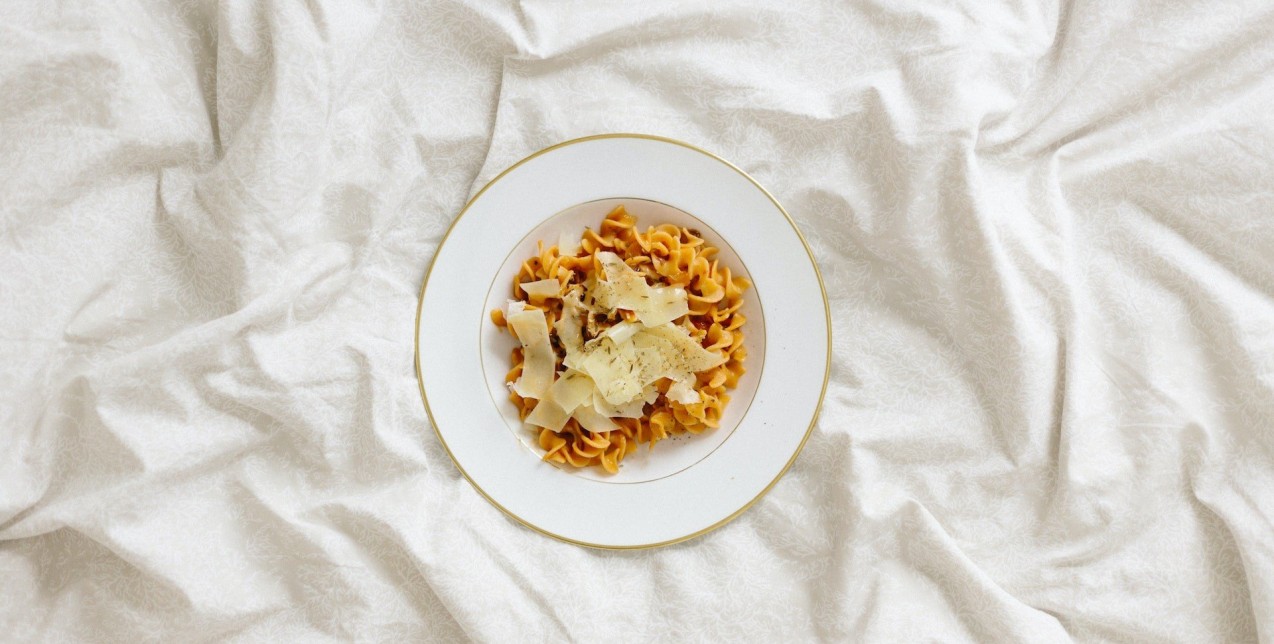 Τελικά, ποια είναι η σωστή ώρα για να τρώμε βραδινό; 