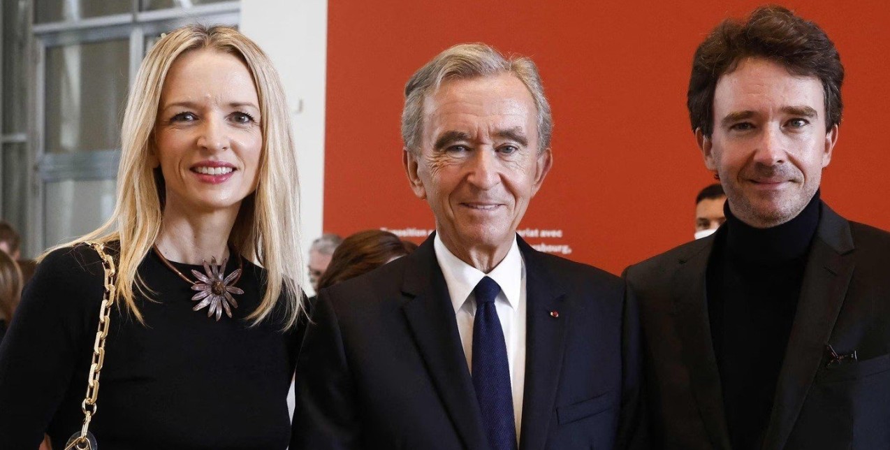 Bernard Arnault: Ο πιο πλούσιος άνθρωπος του κόσμου περνάει από «οντισιόν» τους κληρονόμους του 