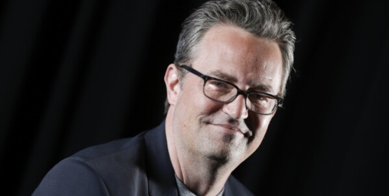 Βαθιά θλίψη: «Έφυγε» ο Matthew Perry στα 54 του χρόνια
