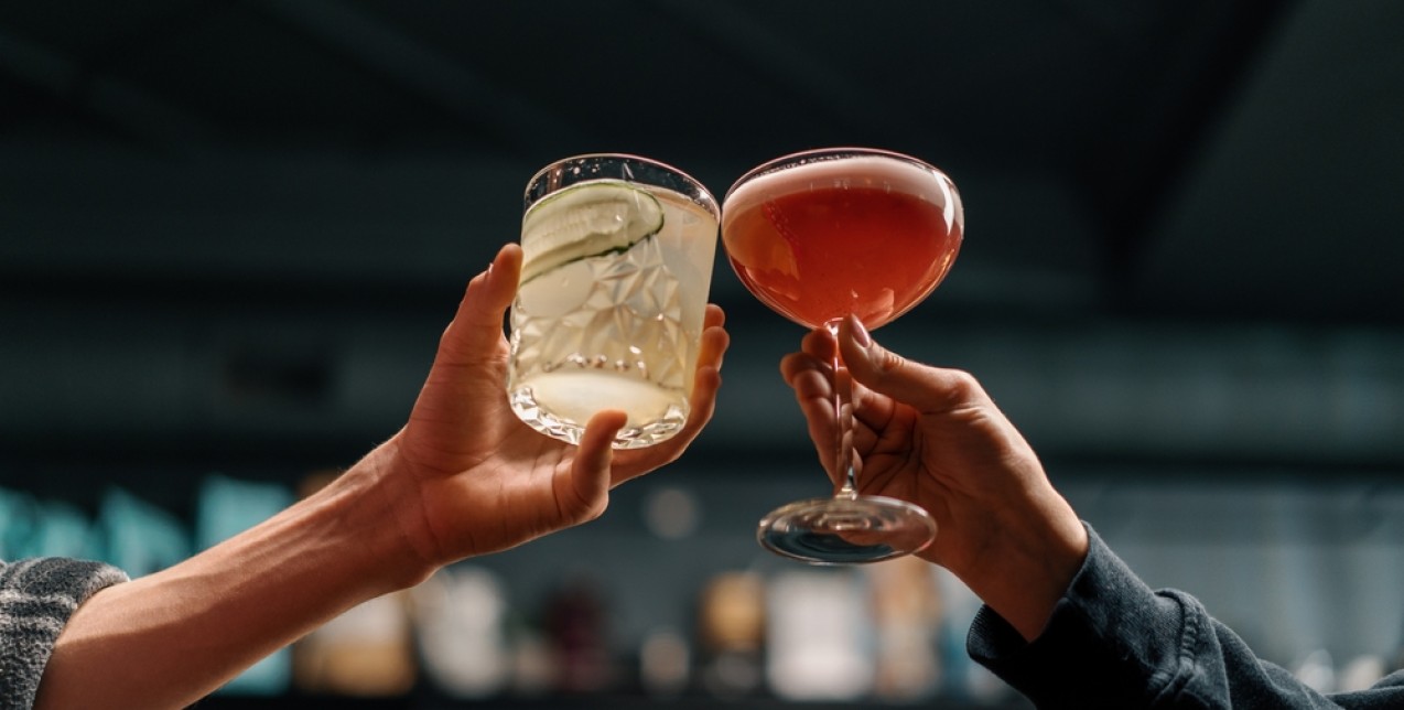 20-minute rule: Τι είναι και πώς θα σας βοηθήσει να κόψετε το αλκοόλ