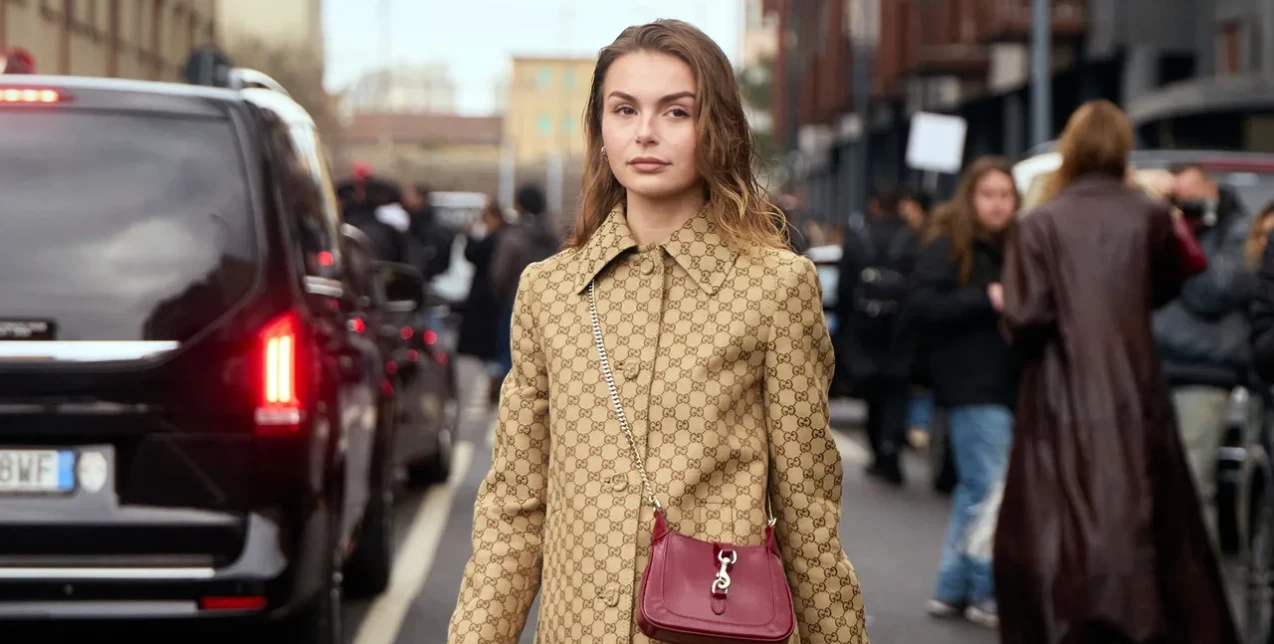 Η τσάντα που θα κυριαρχήσει στις ανοιξιάτικες εμφανίσεις μας