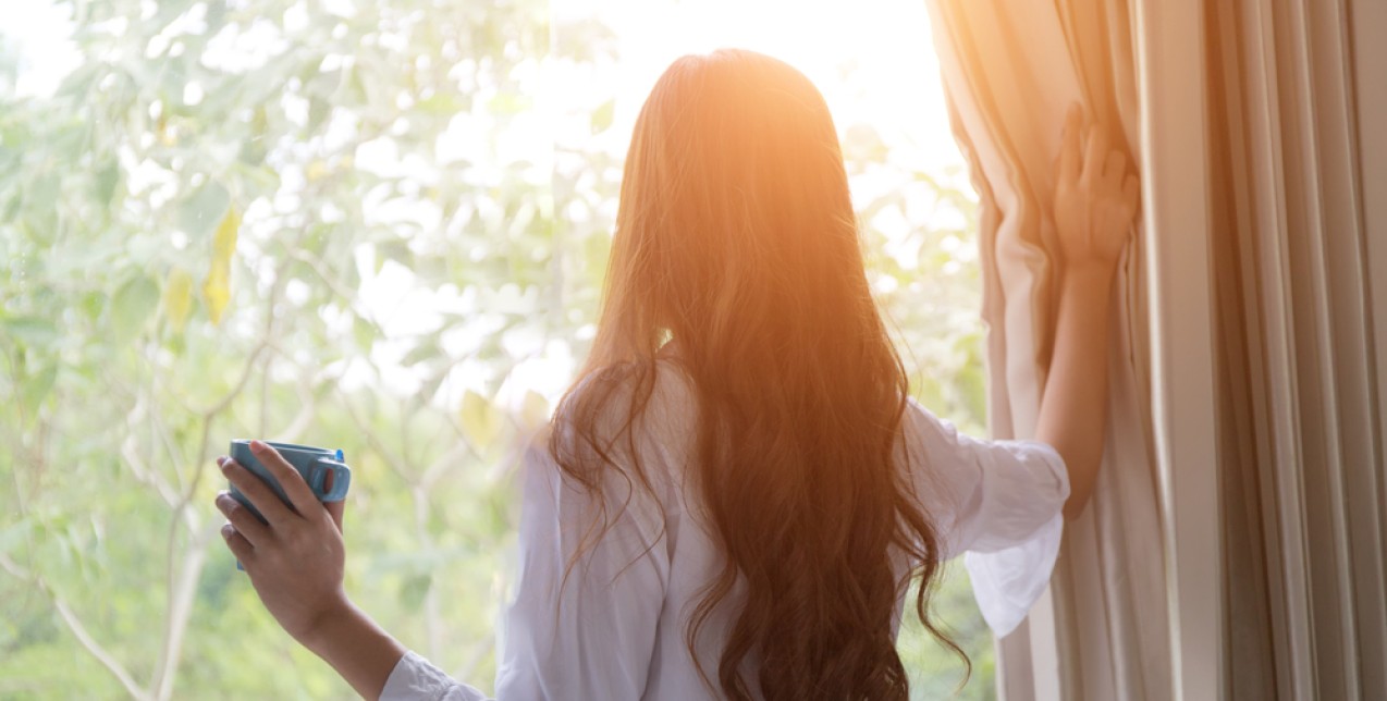 Πώς να αποκτήσετε τις τέλειες μπούκλες overnight - και χωρίς θερμότητα