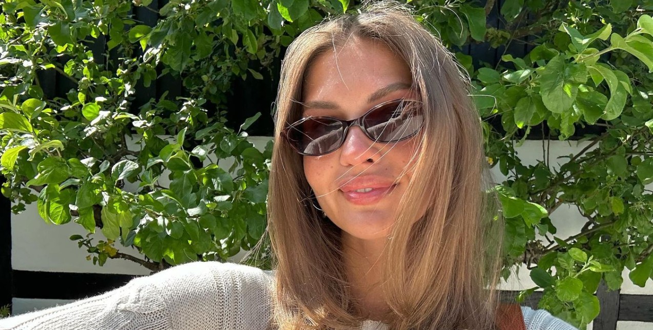 Το nude ρουζ είναι ο πιο φρέσκος τρόπος για να πετύχετε ένα ανοιξιάτικο neutral makeup