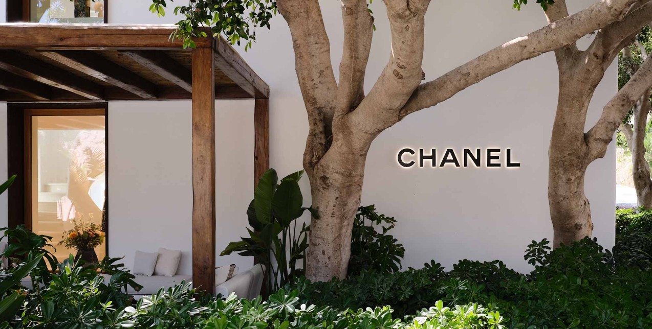Η πολυτελής boutique της Chanel άνοιξε και πάλι στο νησί των Ανέμων