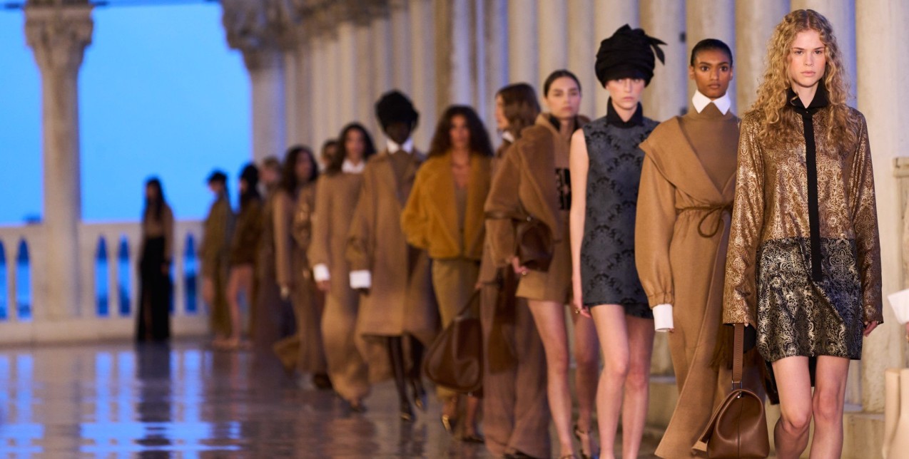 To Max Mara Resort Show 2025 παρουσιάστηκε εχθές στη Βενετία στο Palazzo Ducale 